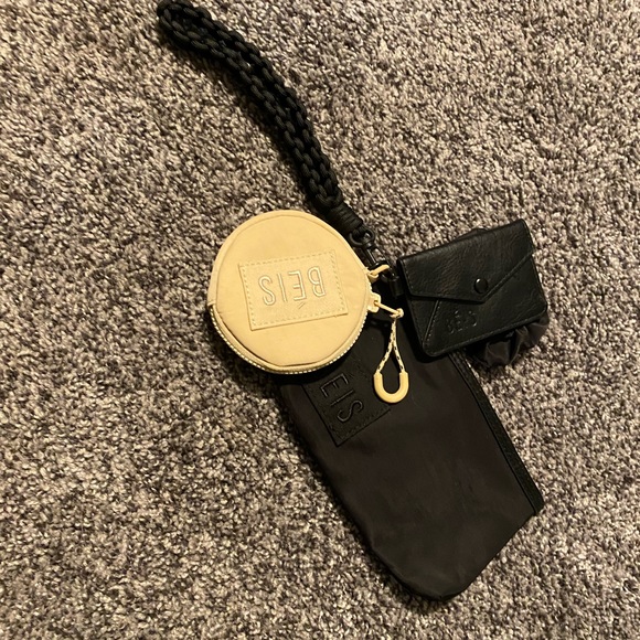 BEIS Accessories - Beis wristlet